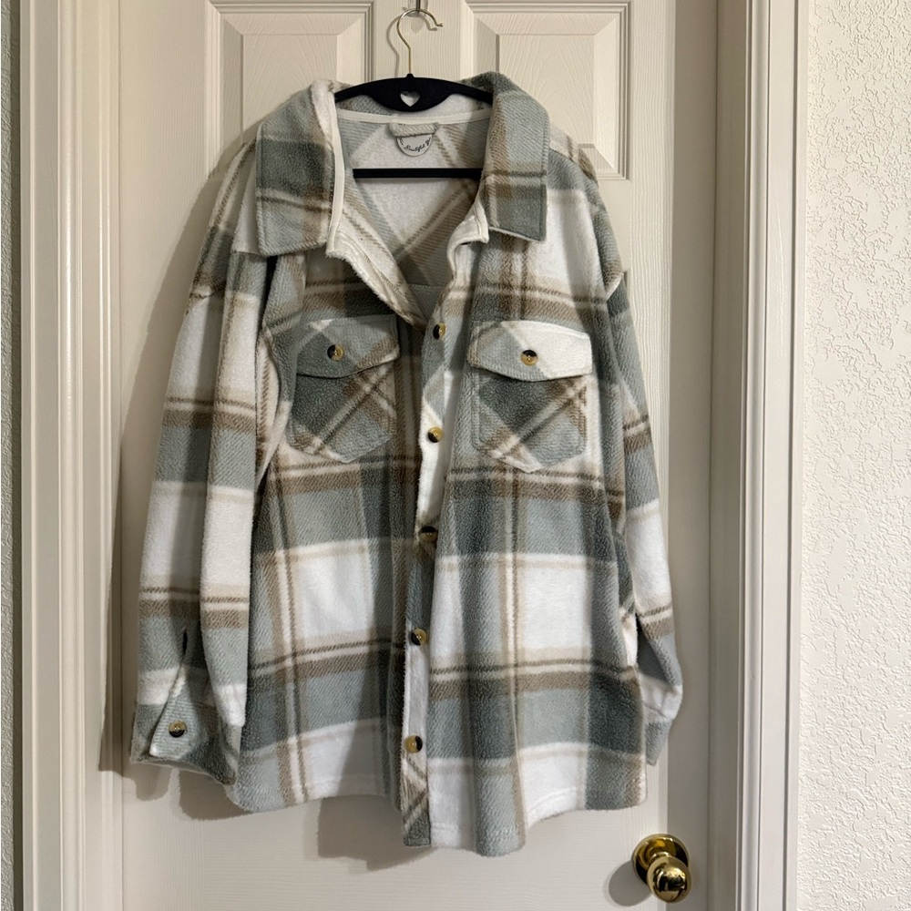 Arula Fleece Button-up